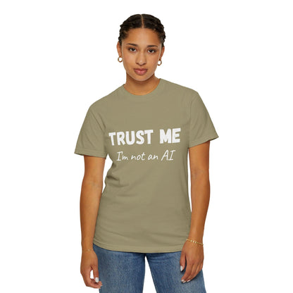 Unisex T-shirt AI Joke 'Trust Me, I'm Not an AI' Funny Quote - CryptoAiShop