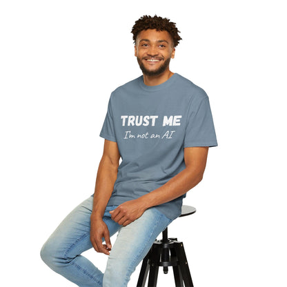 Unisex T-shirt AI Joke 'Trust Me, I'm Not an AI' Funny Quote - CryptoAiShop